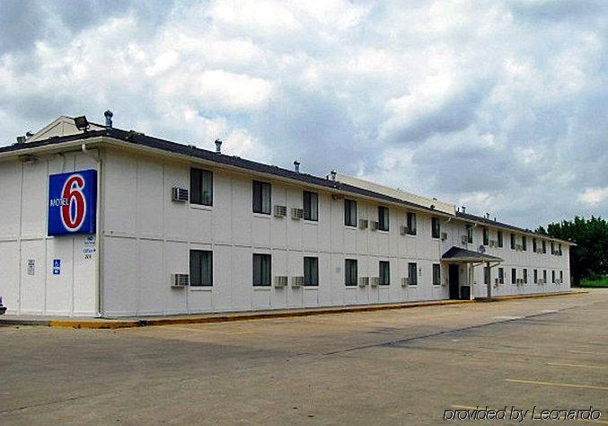 Rodeway Inn Emporia Exterior photo